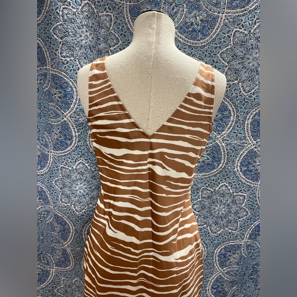 Sleeveless striped summer dress - Picture 3 of 10